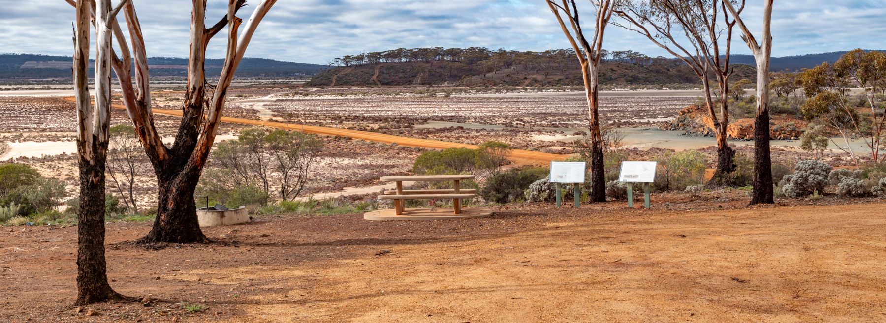 Lake Cowan Lookout Image